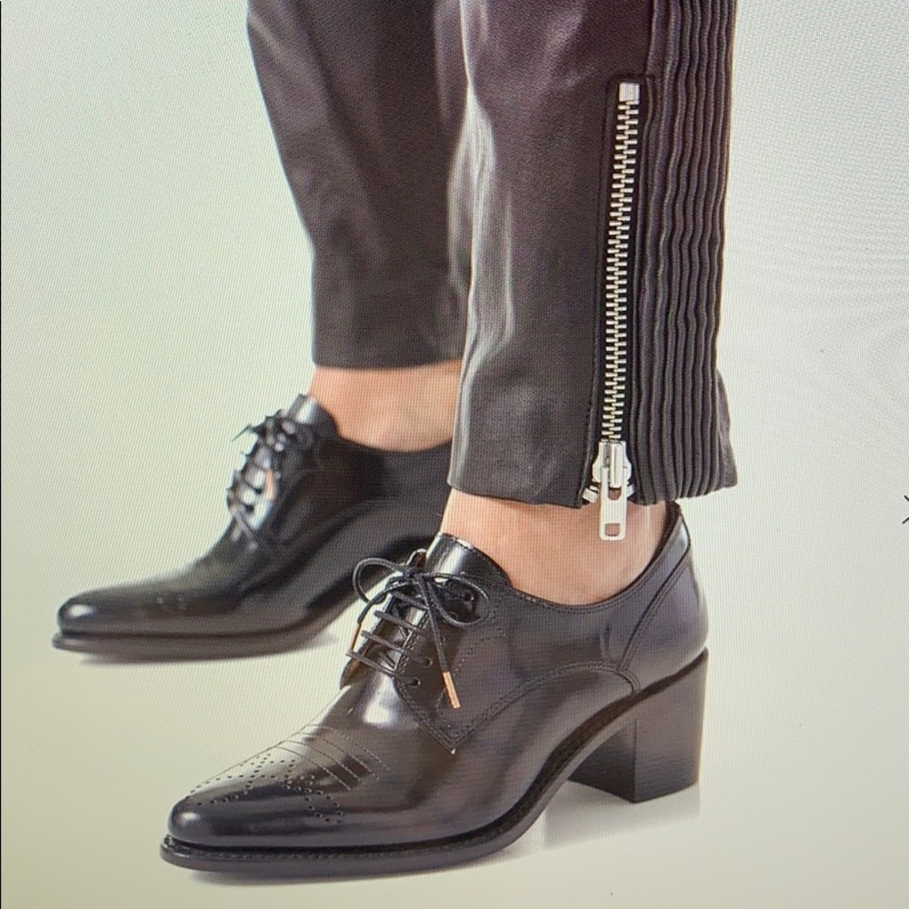 Leather oxfords Angela Scott Ms Button 9/9.5